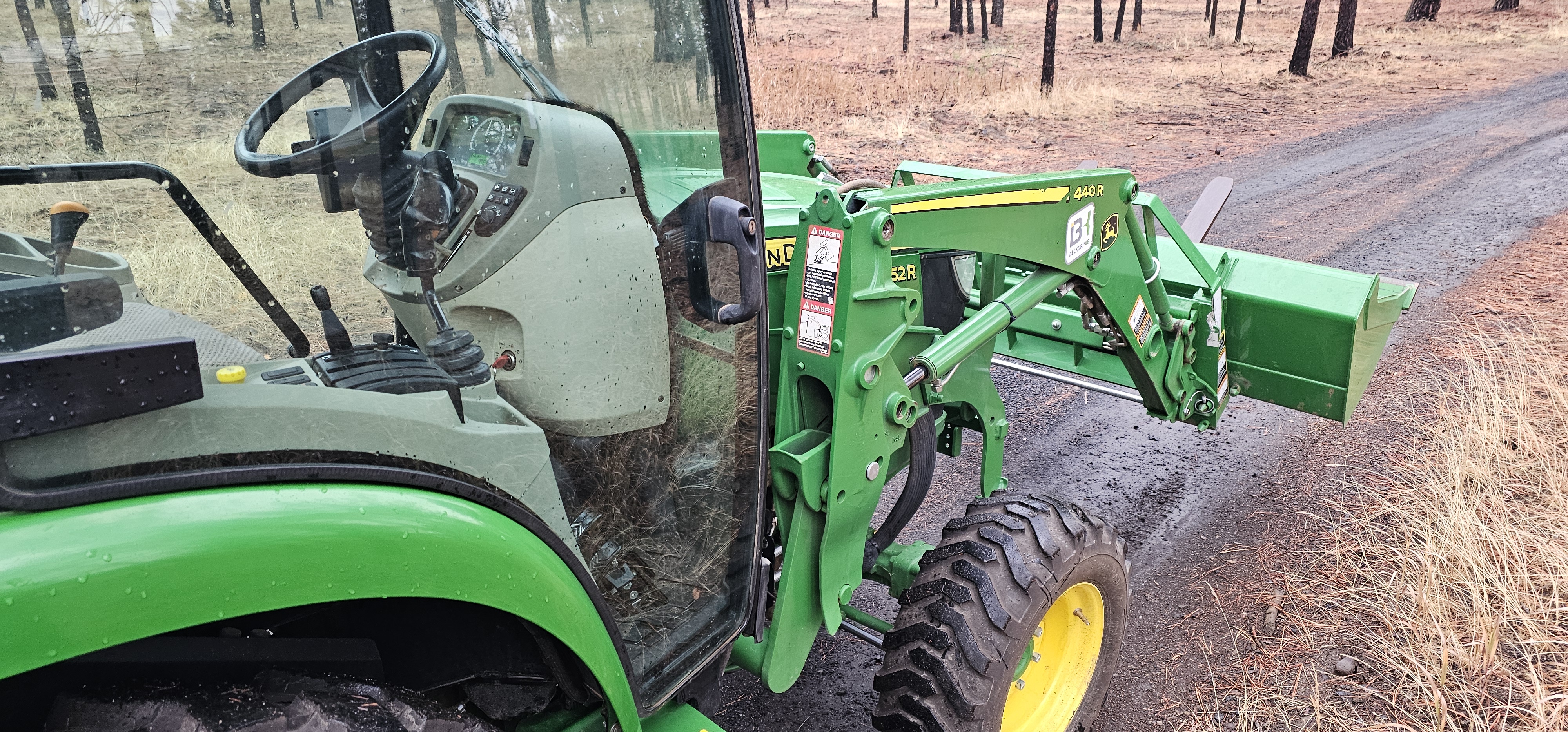 JOHN DEERE 4052R