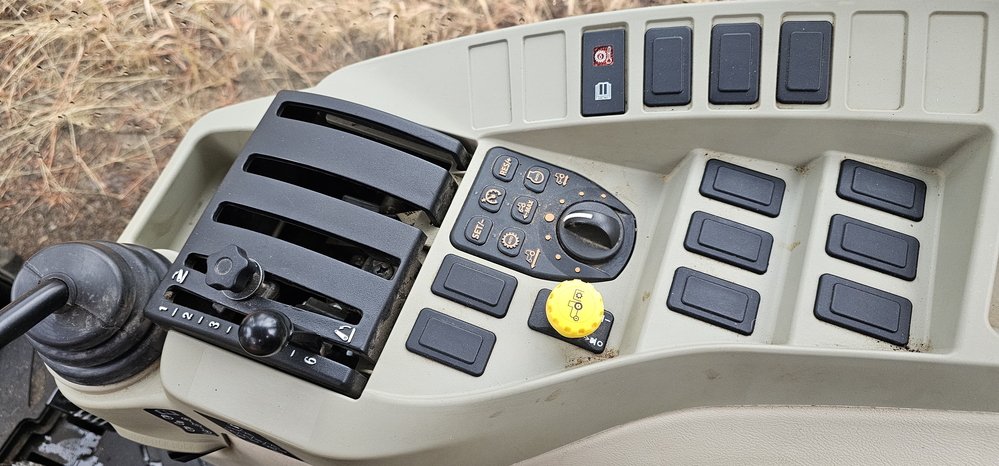 JOHN DEERE 4052R